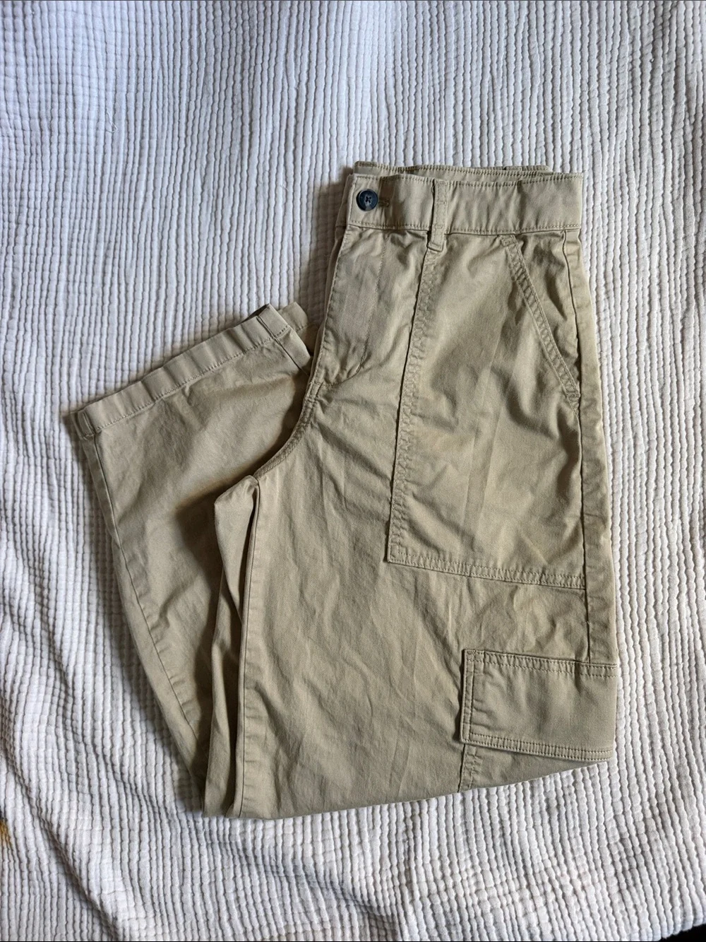 Everlane Khaki Utility Cargo Pants. Size 6.